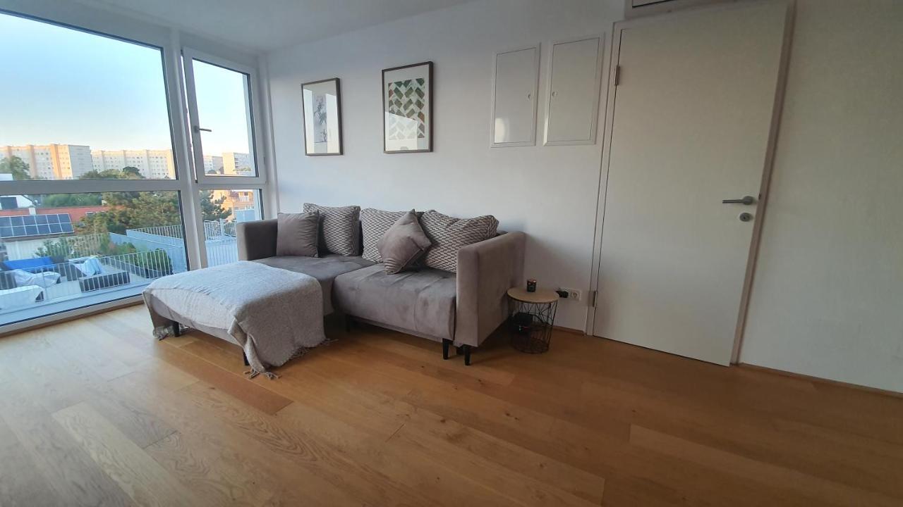Rooftop Terrace, Free Garage Parking And Pool! Vienna Exterior photo