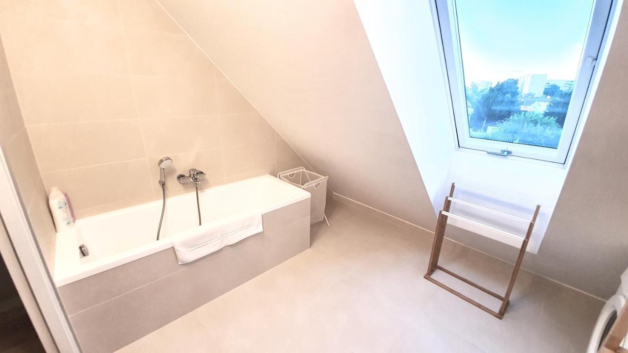 Rooftop Terrace, Free Garage Parking And Pool! Vienna Exterior photo